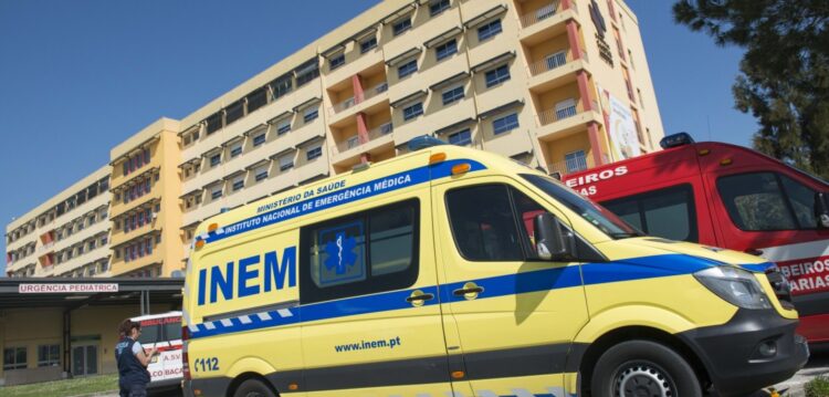 Macas retidas no hospital de Leiria deixam dezenas de ambulâncias inoperativas