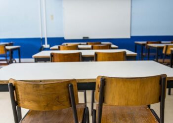 Professores incapazes de dar aulas devido a estado de exaustão emocional