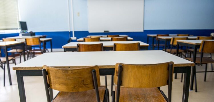 Professores incapazes de dar aulas devido a estado de exaustão emocional