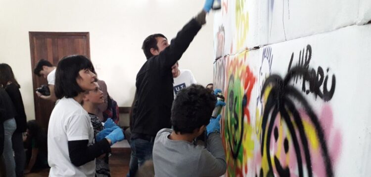 Crianças e jovens da Quinta do Alçada vão produzir arte para derrubar barreiras sociais