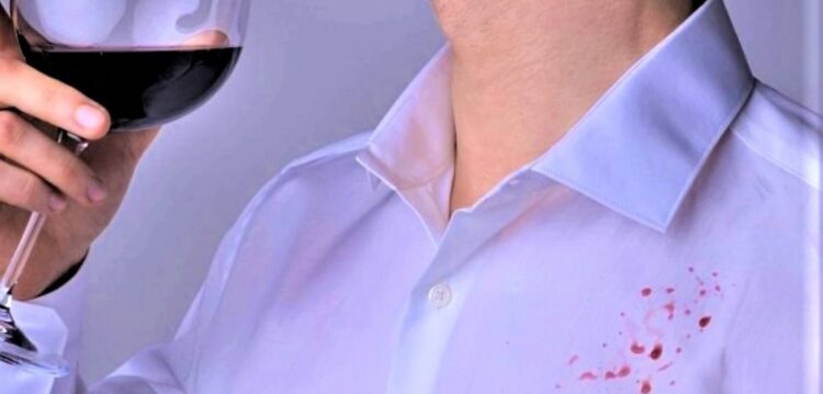 Jovem de Leiria cria camisa imune a nódoas
