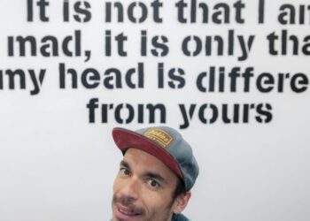 Exposição | Kynon, de Ricardo Romero, explora a corrente do Cinismo de Diógenes