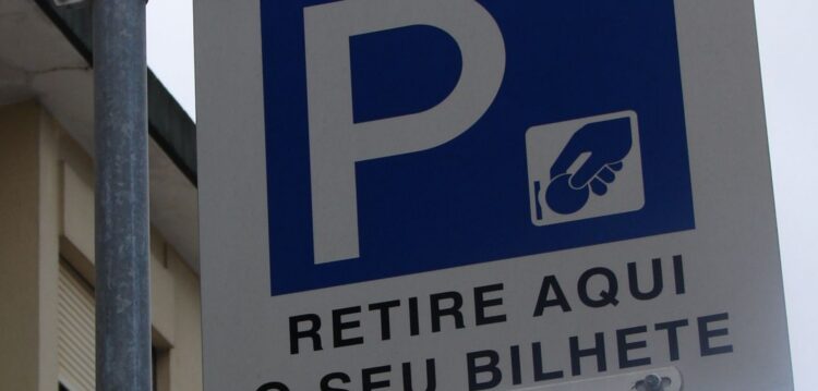 Fátima com mais estacionamento pago a partir de segunda-feira