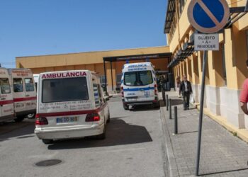 PSP de Leiria multa ambulâncias de transporte de doentes no hospital