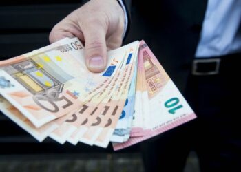 Economia está a criar empregos, mas salários continuam estagnados
