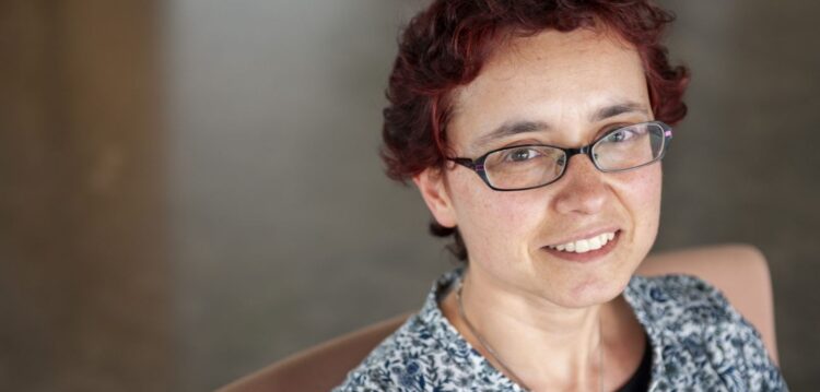 Investigadora do IPLeiria recebe cheque de 20 mil euros