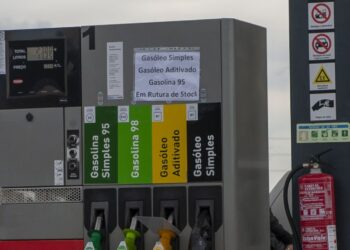 Já falta combustível em vários postos do distrito