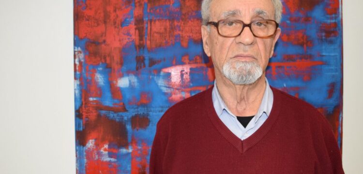 O homem de negócios que se entrega à escrita e à introspecção