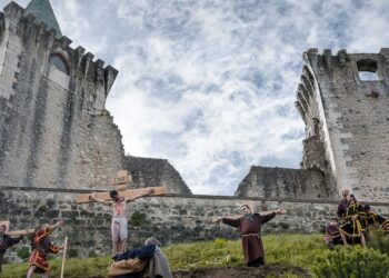 Obrigatório | Celebrações da Semana Santa animam Porto de Mós
