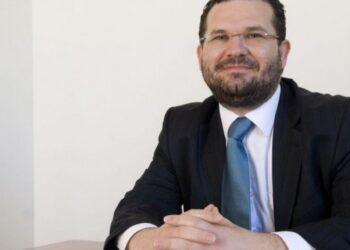 Adelino Mendes demite-se do cargo de chefe de gabinete do MAI