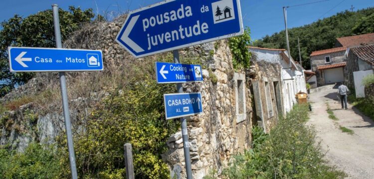Alvados, a aldeia onde os turistas são quase tantos como os habitantes