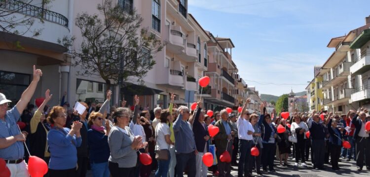 Manifestação em Porto de Mós por melhor acesso à saúde