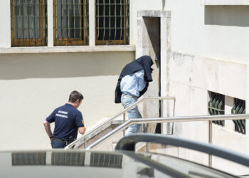 Tribunal de Leiria condena dupla que burlou dezenas de pessoas com casas de férias