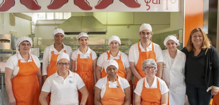 Com flores, pudins e sopa de espinafres se conquista a inclusão