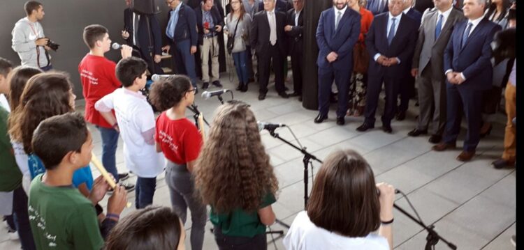 Primeiro-Ministro inaugurou obras em escola na Batalha e elogiou projecto-piloto