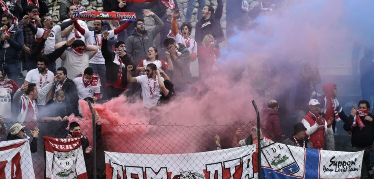 União de Leiria só terá cem adeptos no jogo do tudo ou nada