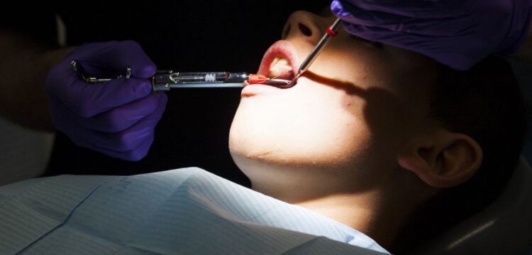 Avaria de cadeira suspende consultas de higiene oral no Gorjão Henriques