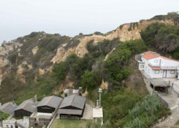 Plano para a orla costeira prevê 90 demolições em praias de Alcobaça