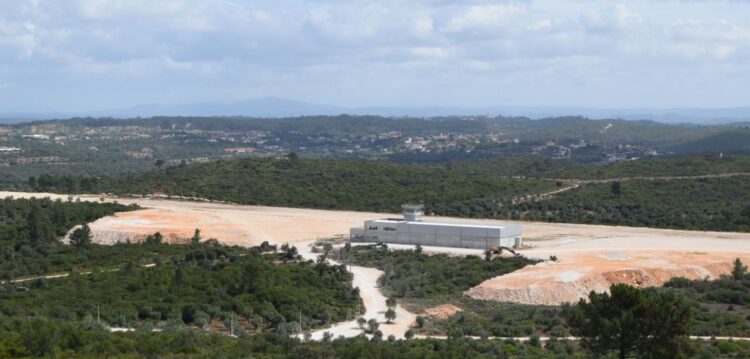 Câmara de Ourém embarga obra ilegal feita por Junta das Misericórdias