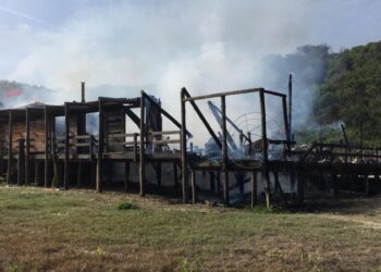 Old Beach foi destruído pelo fogo