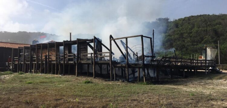 Old Beach foi destruído pelo fogo