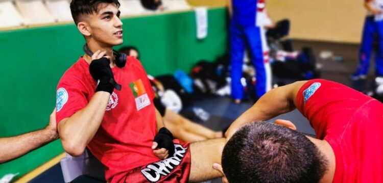 Joel Colaço é campeão europeu júnior de kickboxing