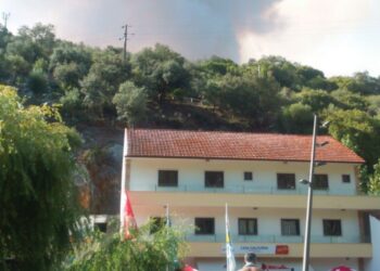 Agroal evacuado devido a fumo e proximidade de fogo (com galeria)