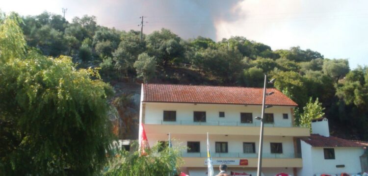 Agroal evacuado devido a fumo e proximidade de fogo (com galeria)