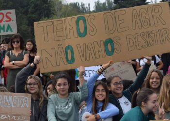 Manifestação pelo clima juntou mais de 200 pessoas em Leiria
