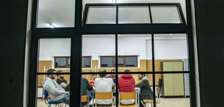 Arte, ciência e negócios fazem renascer antigas escolas primárias