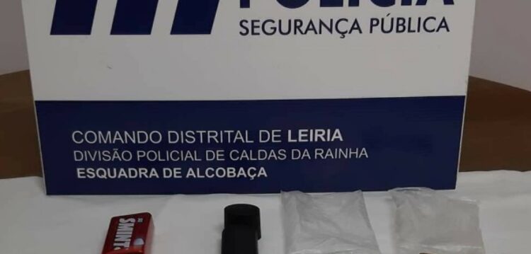 PSP detém jovem que traficava droga junto a escola