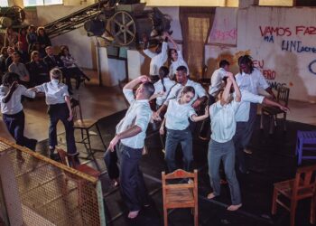 Reclusos de Leiria “escapam” da prisão recorrendo à dança, teatro, hip-hop e vídeo no Teatro José Lúcio da Silva
