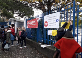 Escola D. Dinis fechada por greve do pessoal não docente