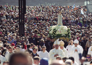 Vestida de Branco – A Imagem de Nossa Senhora de Fátima