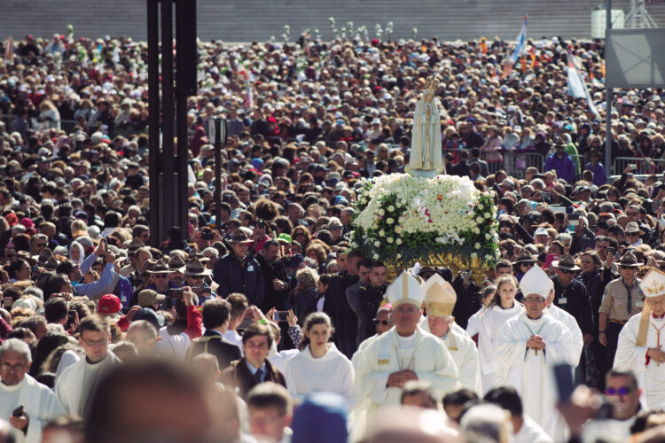Vestida de Branco – A Imagem de Nossa Senhora de Fátima