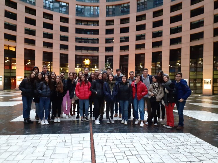Alunos de Leiria fazem-se ouvir no Parlamento em Estrasburgo