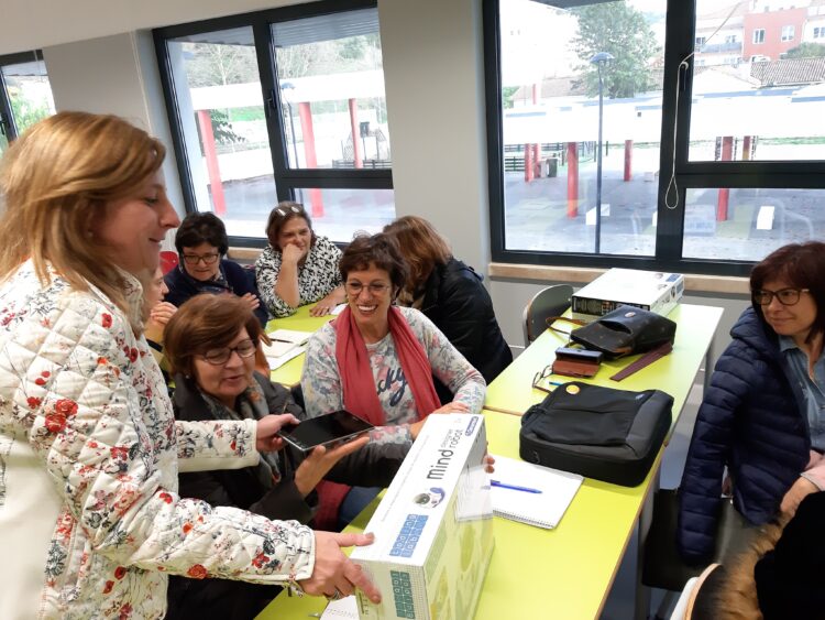 Escolas de Porto de Mós recebem mais 65 robôs didácticos para ajudar a desenvolver o raciocínio