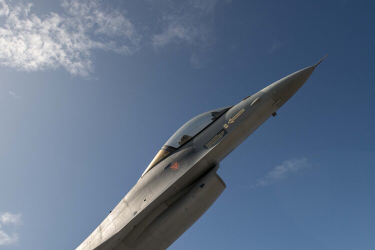 PJ Militar desmantela rede de desvio de combustível destinada a aeronaves de Monte Real