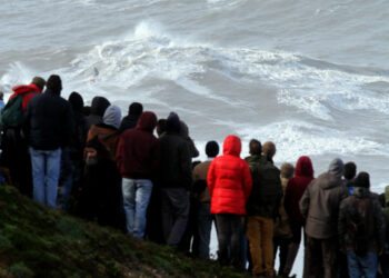 Ondas enormes de regresso à Nazaré a partir de domingo