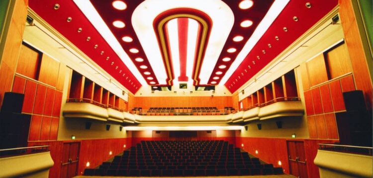 Cine-Teatro, um marco da arquitectura Korrodi na cultura de Alcobaça