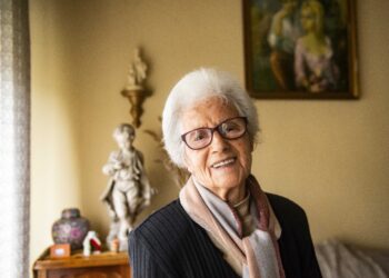 Trocar o sofá pelo voluntariado e ajudar os outros… aos 94 anos