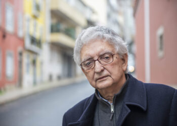 Fernando Dacosta: “A bisbilhotice dos cafés é a grande fonte de crítica e de conhecimento que temos”