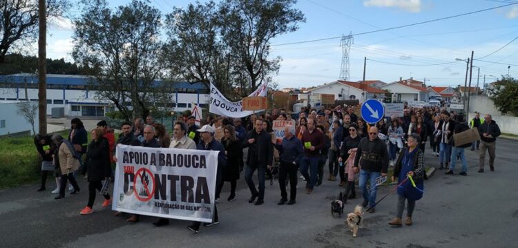Bajouca marcha contra prospecção de gás