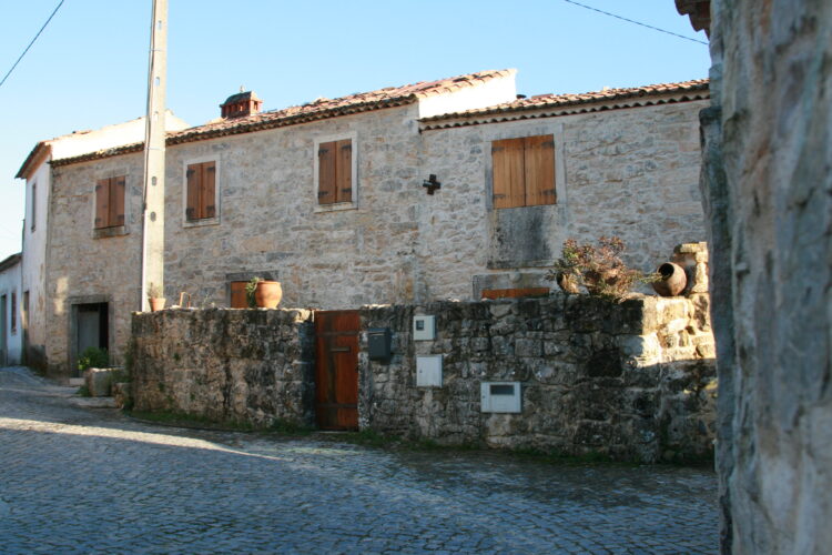 Calcário é mote para projecto turístico na aldeia da Granja