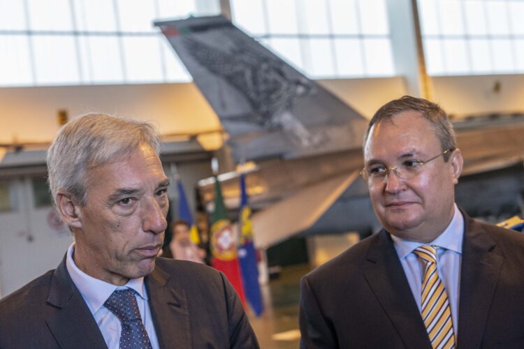 Cinco F-16 ‘voam’ de Monte Real para a Roménia por 130 milhões