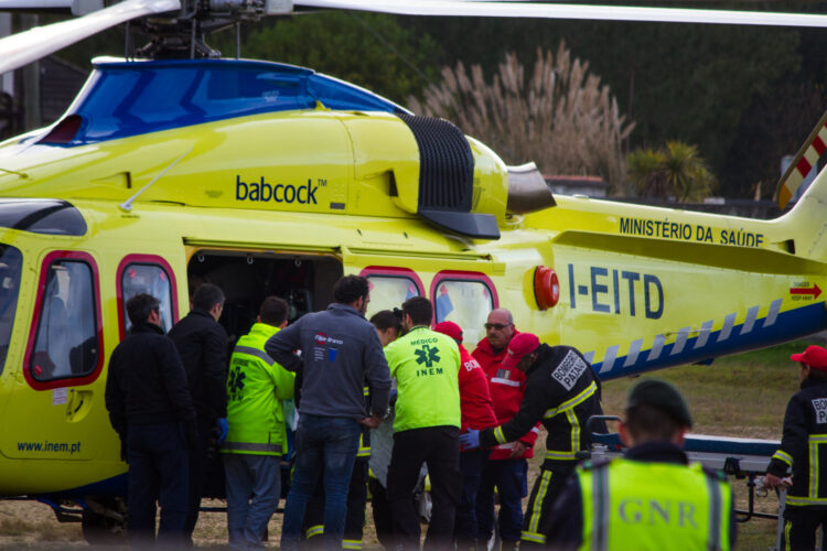 Morreu bebé atropelado por empilhador evacuado de helicóptero