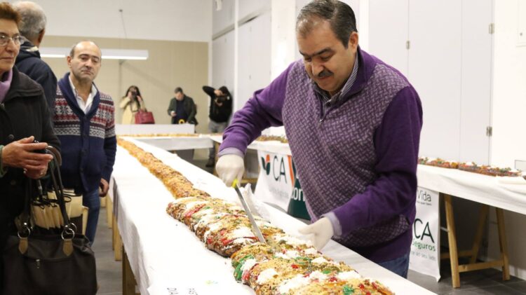 Quarenta metros de bolo-rei para comer em Pombal