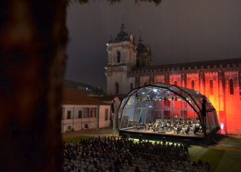 Há 100 anos a criar laços através das artes