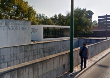 Trinta minutos de estacionamento grátis em Santo Agostinho