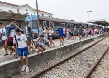Alcobaça e Nazaré revoltadas por ausência de investimento na Linha do Oeste, a norte de Caldas